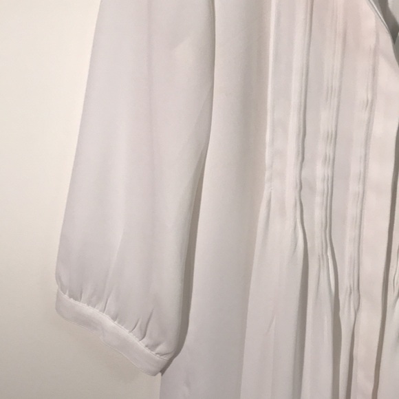 White pleat-front blouse - Picture 3 of 6